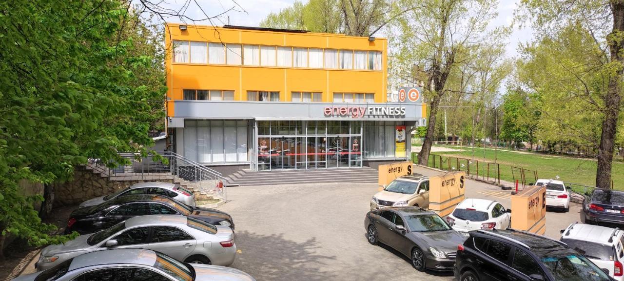 Large Apartment Near The Airport And City Center Kisinyov Kültér fotó