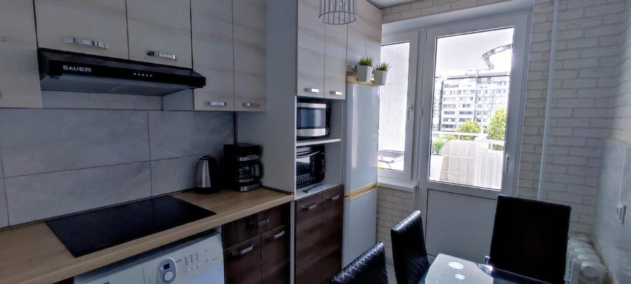 Large Apartment Near The Airport And City Center Kisinyov Kültér fotó
